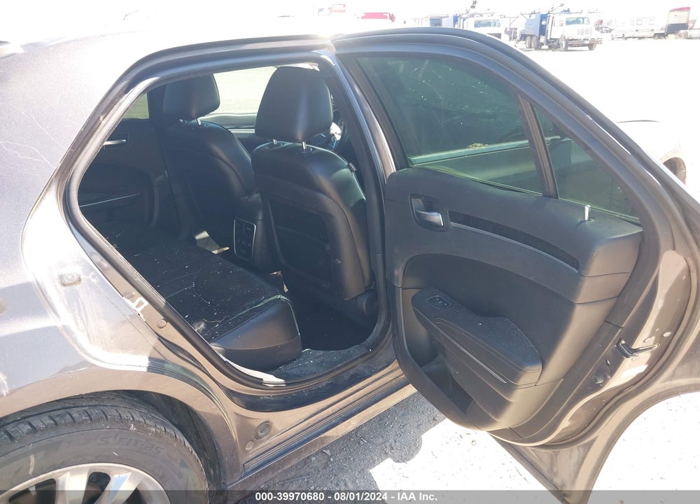 2017 CHRYSLER 300C AWD VIN: 2C3CCAKG7HH565524