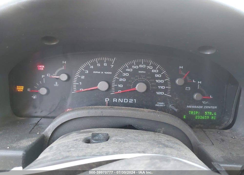 2004 FORD EXPEDITION XLT VIN: 1FMRU15WX4LA51181
