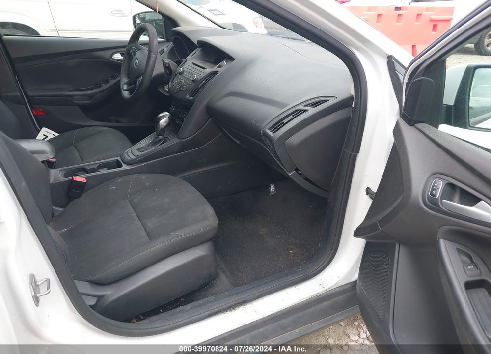 2016 FORD FOCUS SE VIN: 1FADP3K28GL213564
