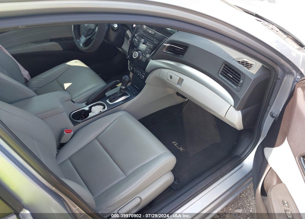 2018 ACURA ILX VIN: 19UDE2F3XJA007535