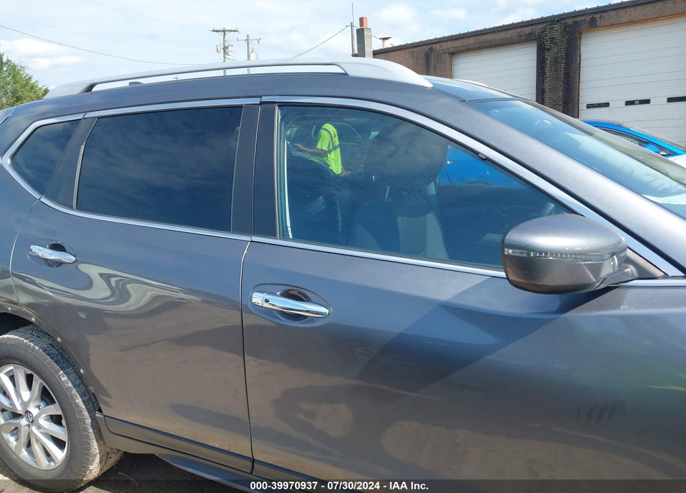 2019 NISSAN ROGUE SV VIN: 5N1AT2MV6KC758175