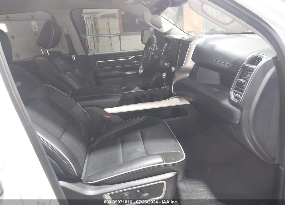 2022 RAM 1500 LAIE  4X4 5'7 BOX VIN: 1C6SRFJT5NN234890