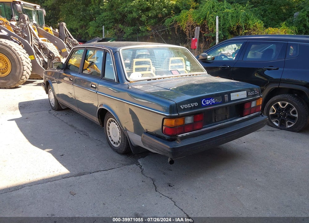 1990 VOLVO 240 DL VIN: YV1AA884XL1397409