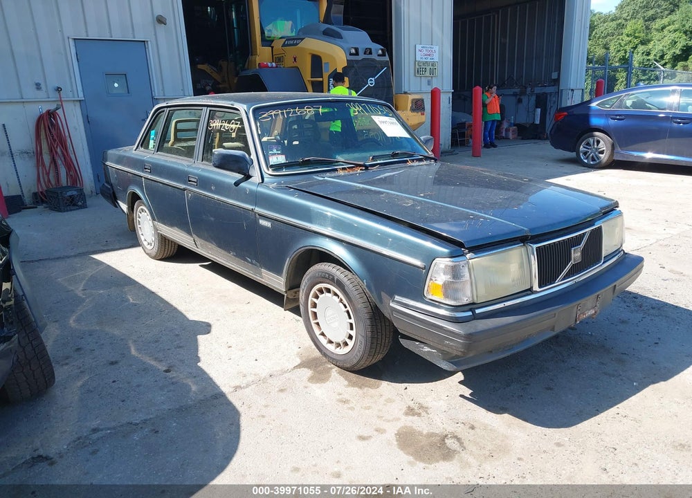 1990 VOLVO 240 DL VIN: YV1AA884XL1397409