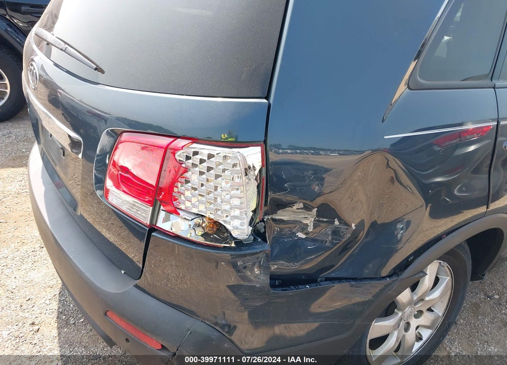 2011 KIA SORENTO LX VIN: 5XYKT3A19BG062244