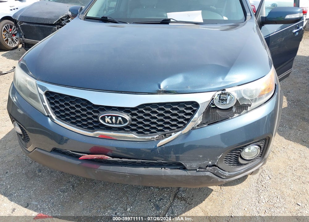 2011 KIA SORENTO LX VIN: 5XYKT3A19BG062244