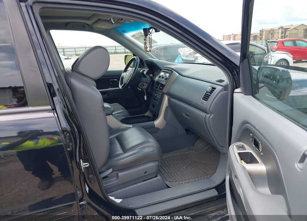 2006 HONDA PILOT EX-L VIN: 5FNYF18696B019432