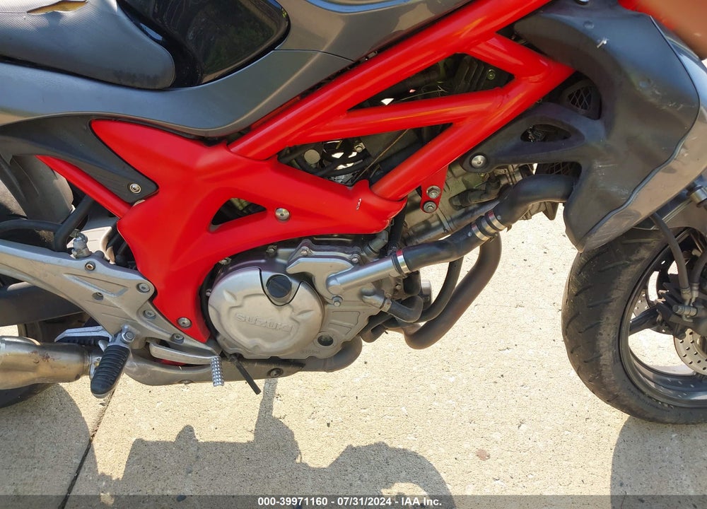2014 SUZUKI SV650 VIN: JS1VP55A2E2100137