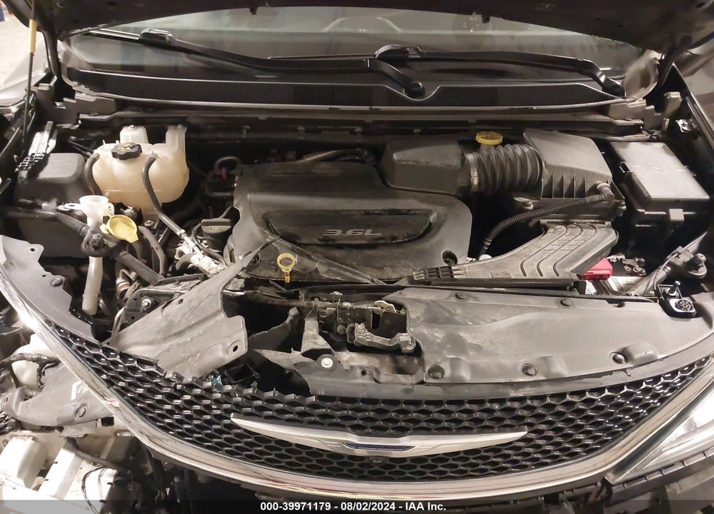 2018 CHRYSLER PACIFICA TOURING L PLUS VIN: 2C4RC1EG8JR156918