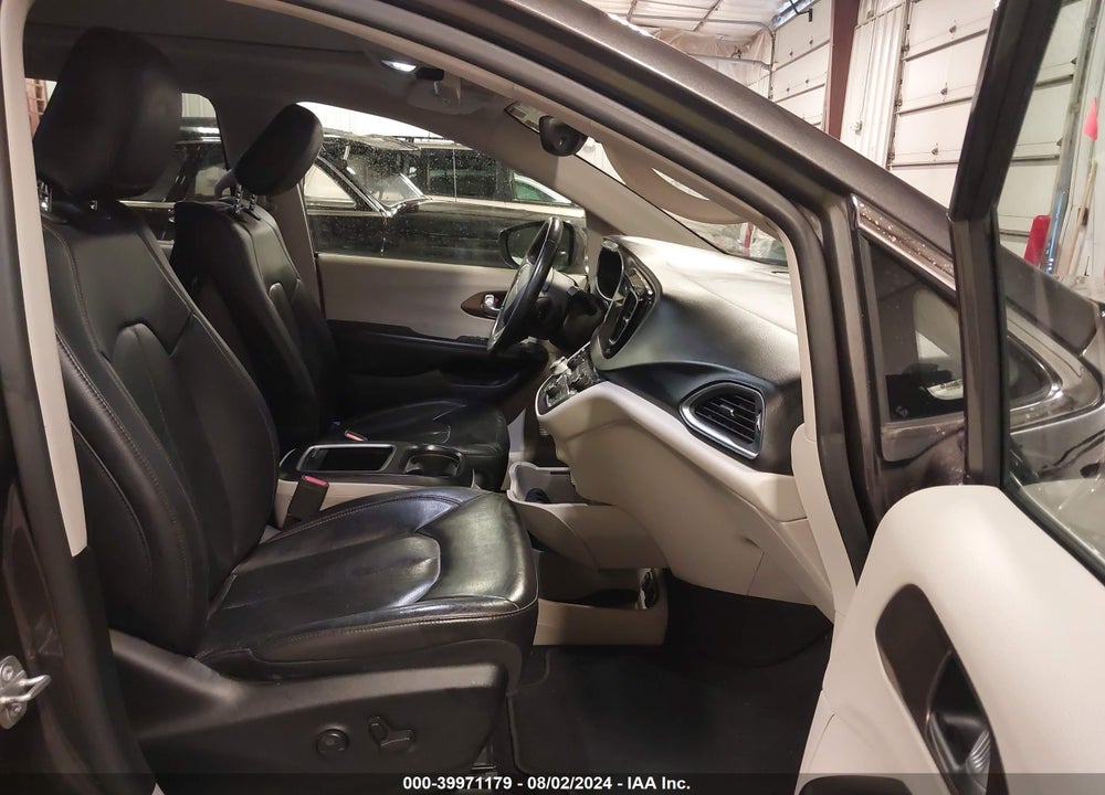 2018 CHRYSLER PACIFICA TOURING L PLUS VIN: 2C4RC1EG8JR156918