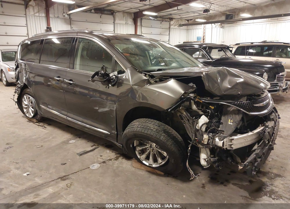 2018 CHRYSLER PACIFICA TOURING L PLUS VIN: 2C4RC1EG8JR156918