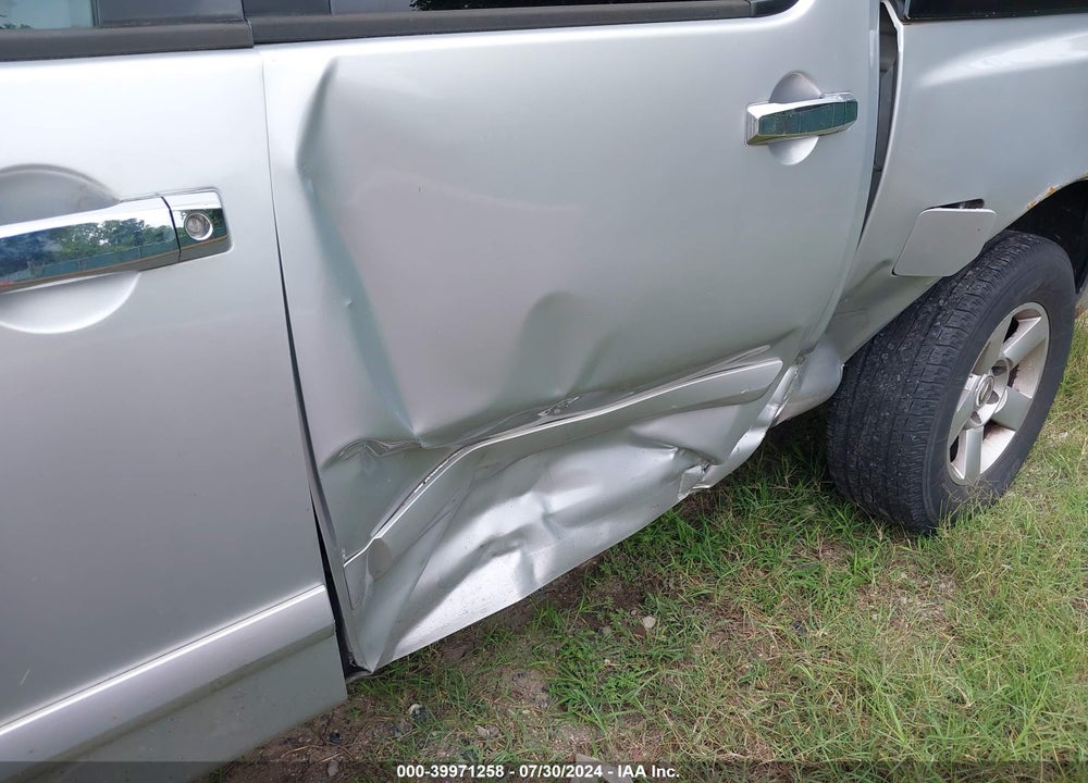 2007 NISSAN TITAN SE VIN: 1N6BA07B77N217214