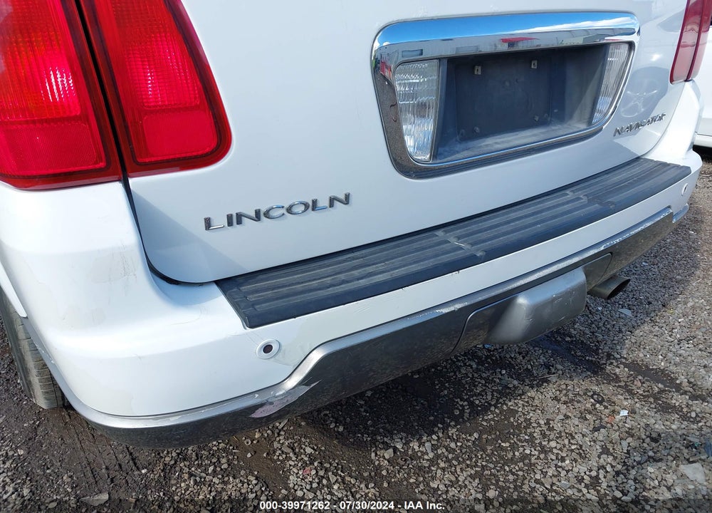 2004 LINCOLN NAVIGATOR VIN: 5LMFU28RX4LJ23511