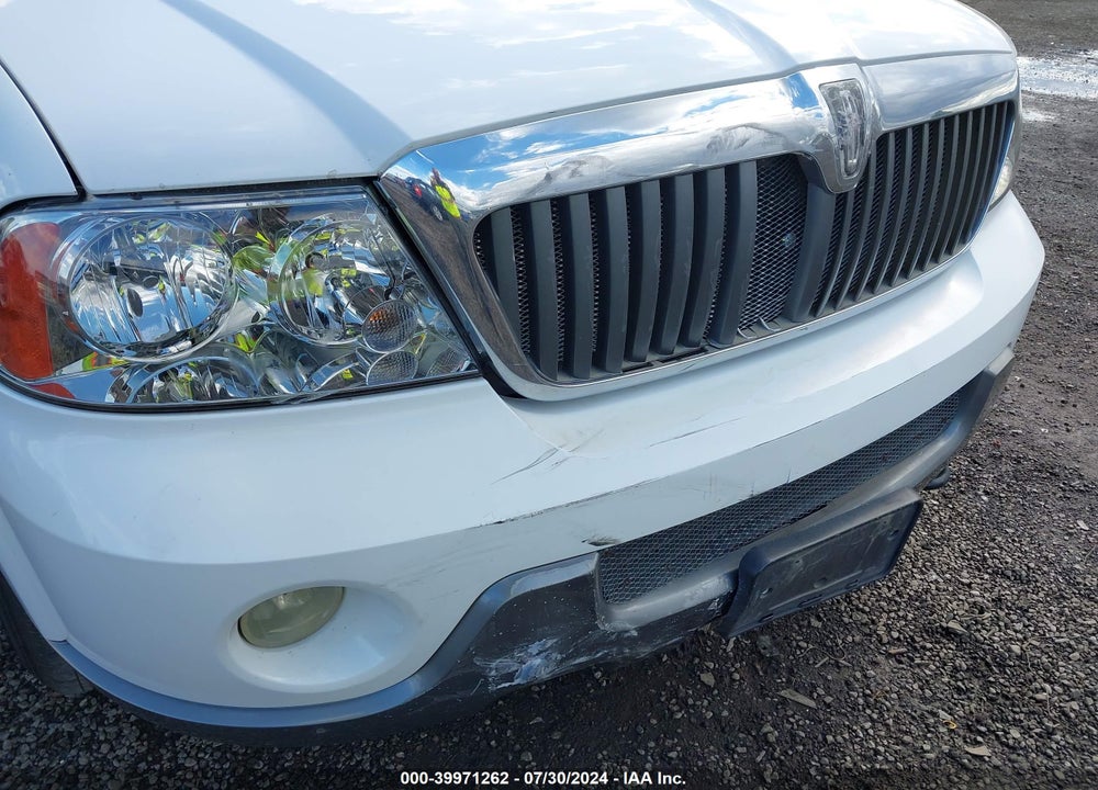 2004 LINCOLN NAVIGATOR VIN: 5LMFU28RX4LJ23511