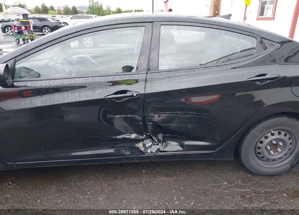2016 HYUNDAI ELANTRA SE VIN: 5NPDH4AE7GH774240