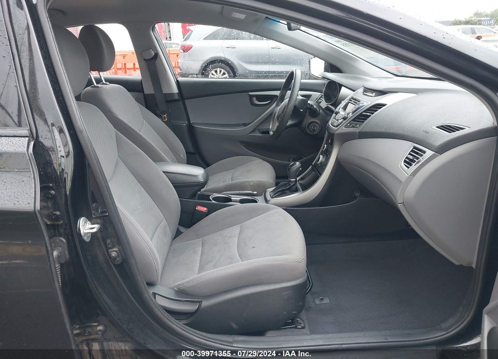 2016 HYUNDAI ELANTRA SE VIN: 5NPDH4AE7GH774240