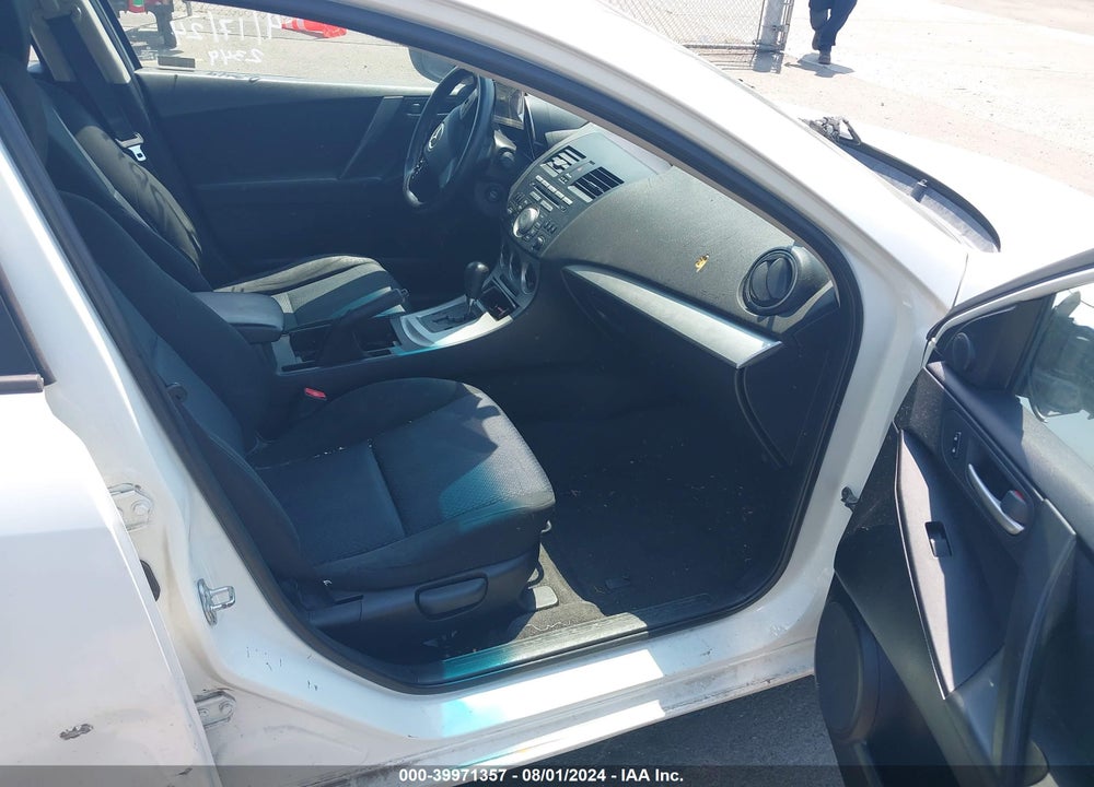 2010 MAZDA 3 I TOURING VIN: JM1BL1SG3A1223063