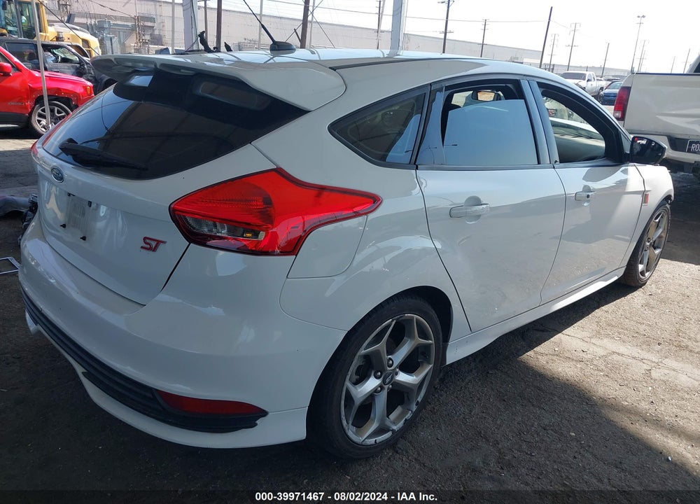 2017 FORD FOCUS ST VIN: 1FADP3L90HL325319