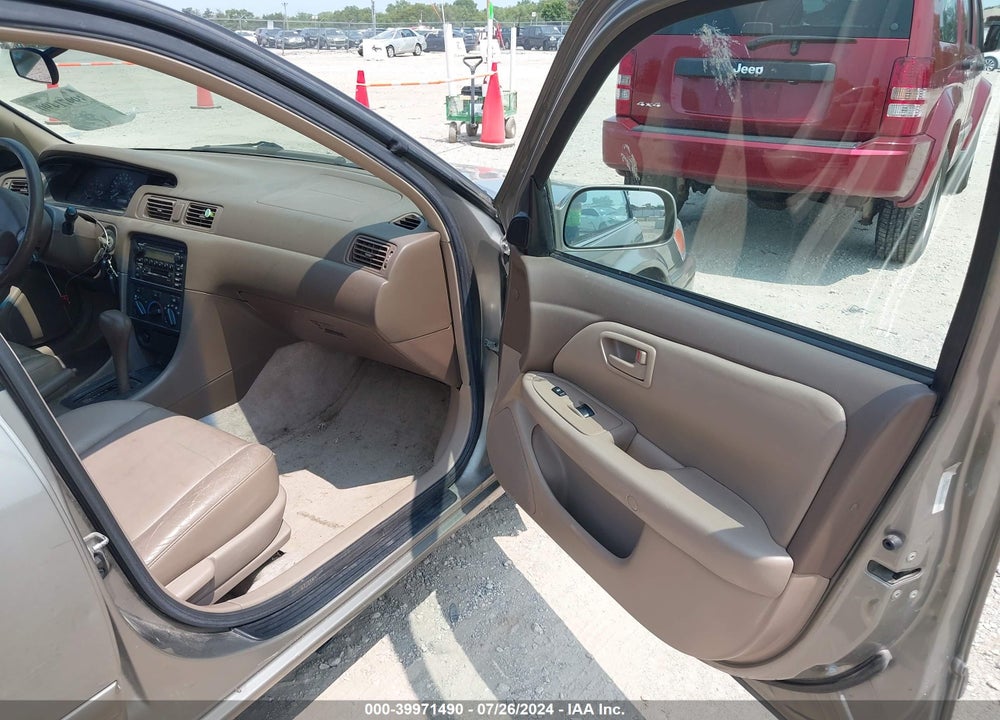 2000 TOYOTA CAMRY LE VIN: JT2BG22K7Y0455785