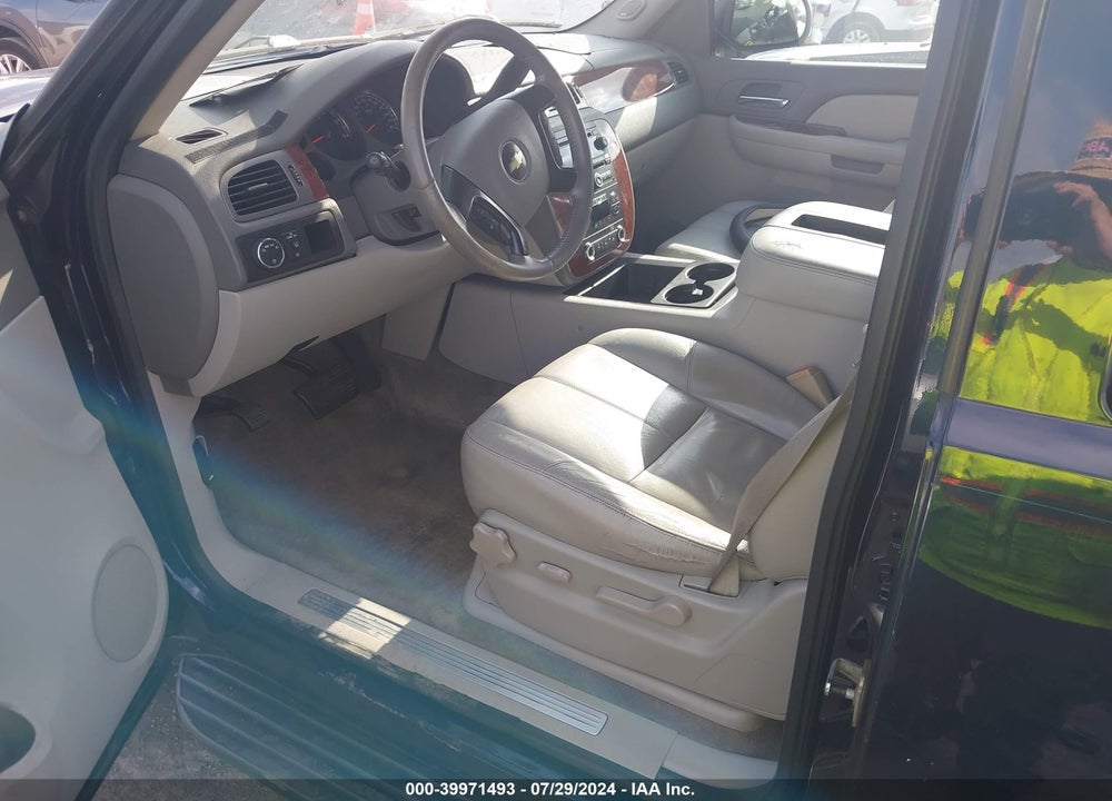 2008 CHEVROLET SUBURBAN 1500 LT VIN: 3GNFC160X8G208593
