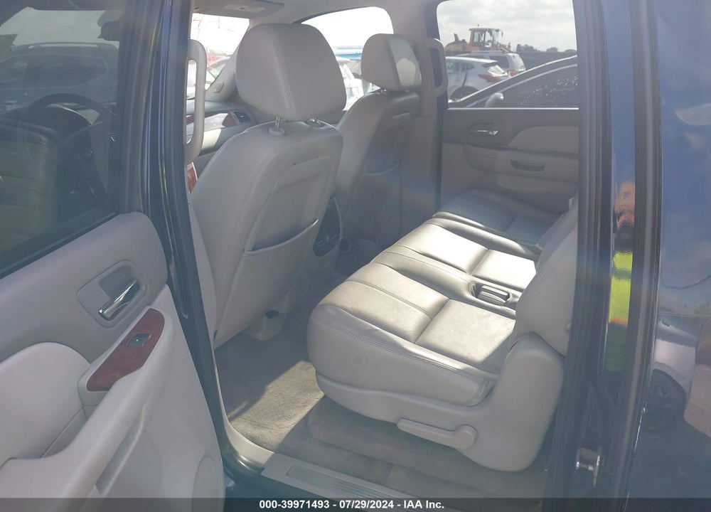 2008 CHEVROLET SUBURBAN 1500 LT VIN: 3GNFC160X8G208593