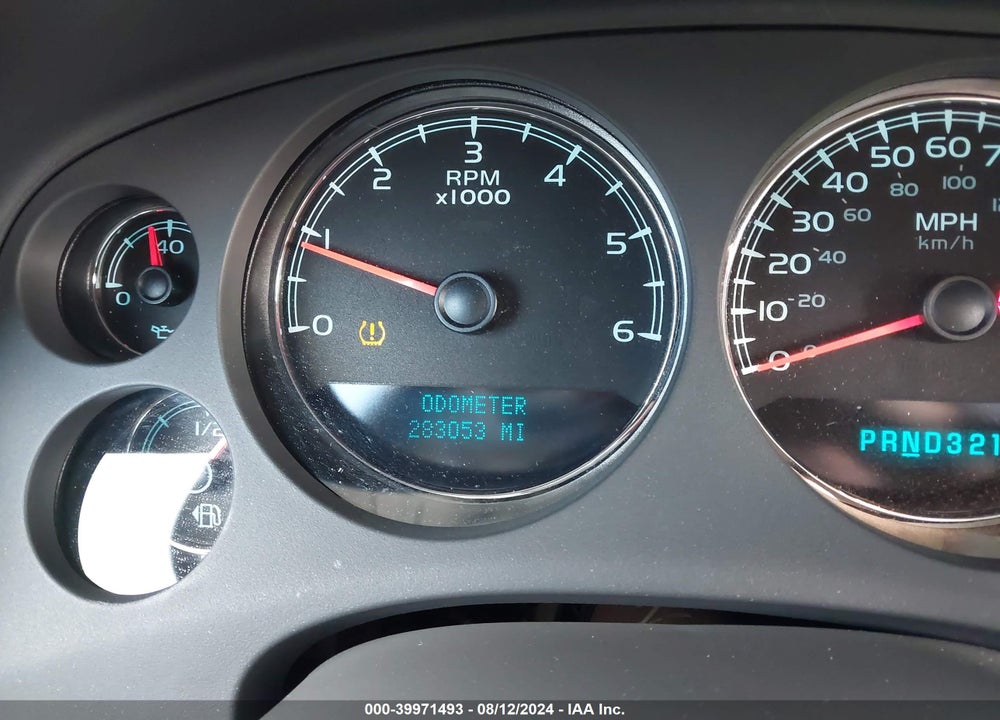 2008 CHEVROLET SUBURBAN 1500 LT VIN: 3GNFC160X8G208593