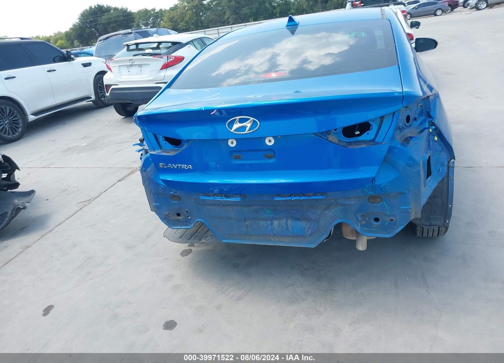 2017 HYUNDAI ELANTRA SE VIN: KMHD84LF9HU228872