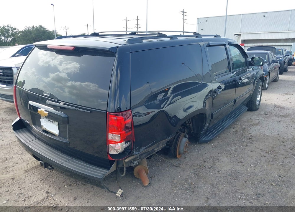 2014 CHEVROLET SUBURBAN 1500 LT VIN: 1GNSCJE07ER144721