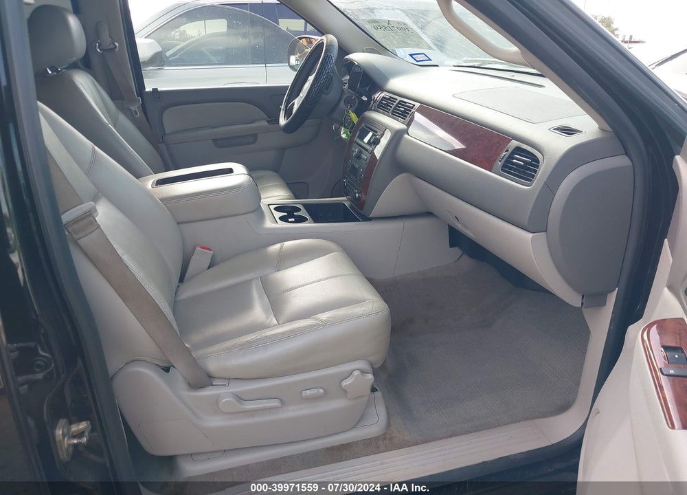 2014 CHEVROLET SUBURBAN 1500 LT VIN: 1GNSCJE07ER144721