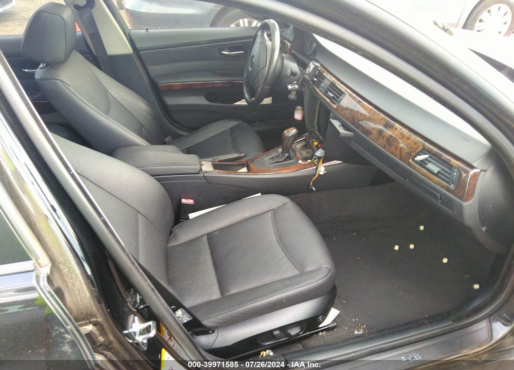 2007 BMW 328I VIN: WBAVA33557KX81461
