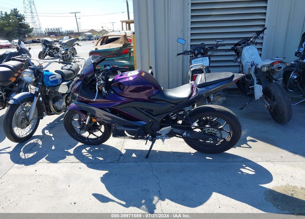 2023 YAMAHA YZFR3 A VIN: MH3RH18Y6PK010919