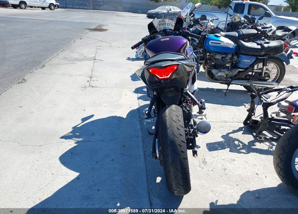 2023 YAMAHA YZFR3 A VIN: MH3RH18Y6PK010919