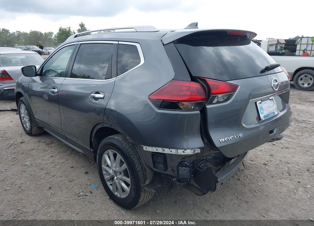 2018 NISSAN ROGUE SV VIN: KNMAT2MV8JP622318