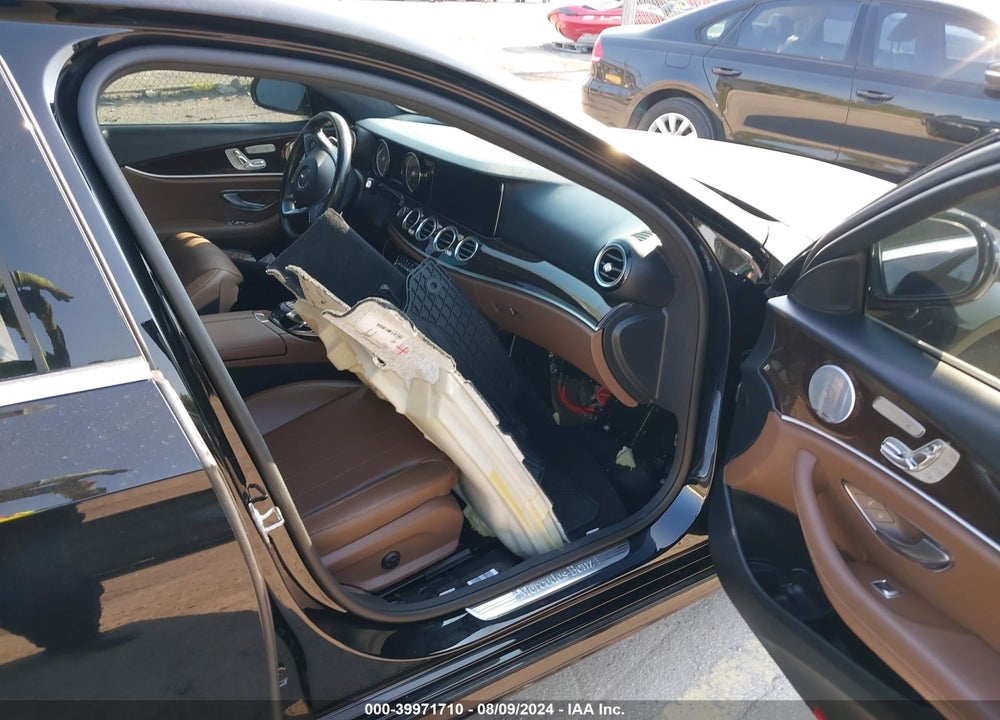 2018 MERCEDES-BENZ E 300 4MATIC VIN: WDDZF4KB9JA425598
