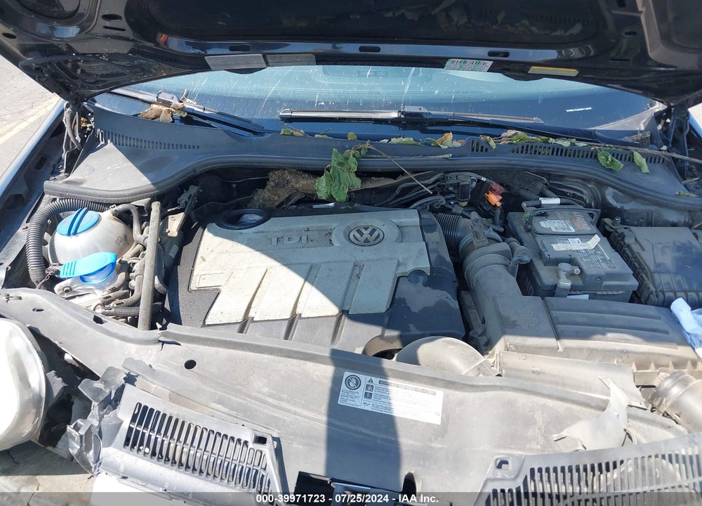 2010 VOLKSWAGEN JETTA TDI VIN: 3VWRL7AJ6AM112649