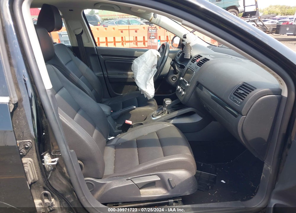 2010 VOLKSWAGEN JETTA TDI VIN: 3VWRL7AJ6AM112649