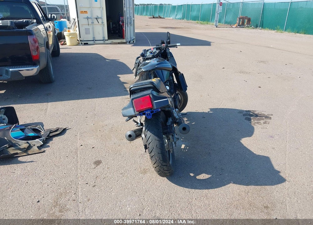 1989 KAWASAKI ZX600 C VIN: JKAZX4C15KA011808