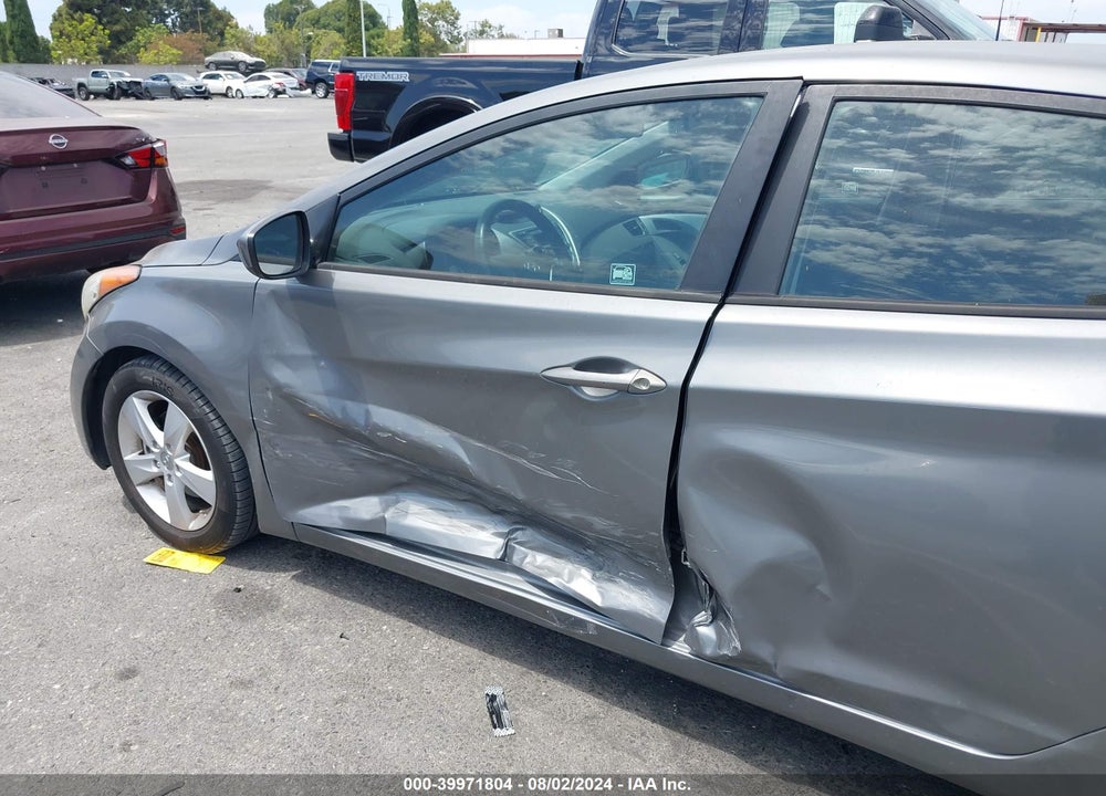 2013 HYUNDAI ELANTRA GLS VIN: 5NPDH4AE5DH370915
