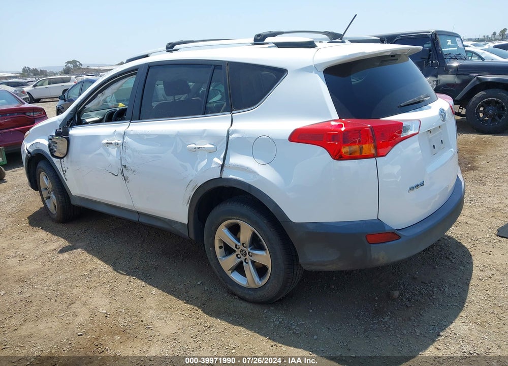 2015 TOYOTA RAV4 XLE VIN: 2T3WFREV3FW222019