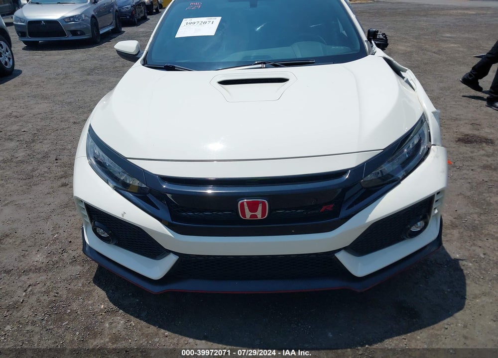 2018 HONDA CIVIC TYPE-R TOURING VIN: SHHFK8G7XJU202139