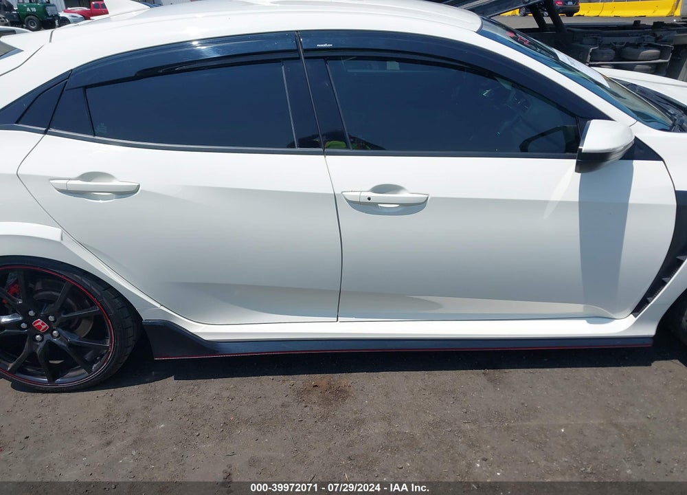 2018 HONDA CIVIC TYPE-R TOURING VIN: SHHFK8G7XJU202139