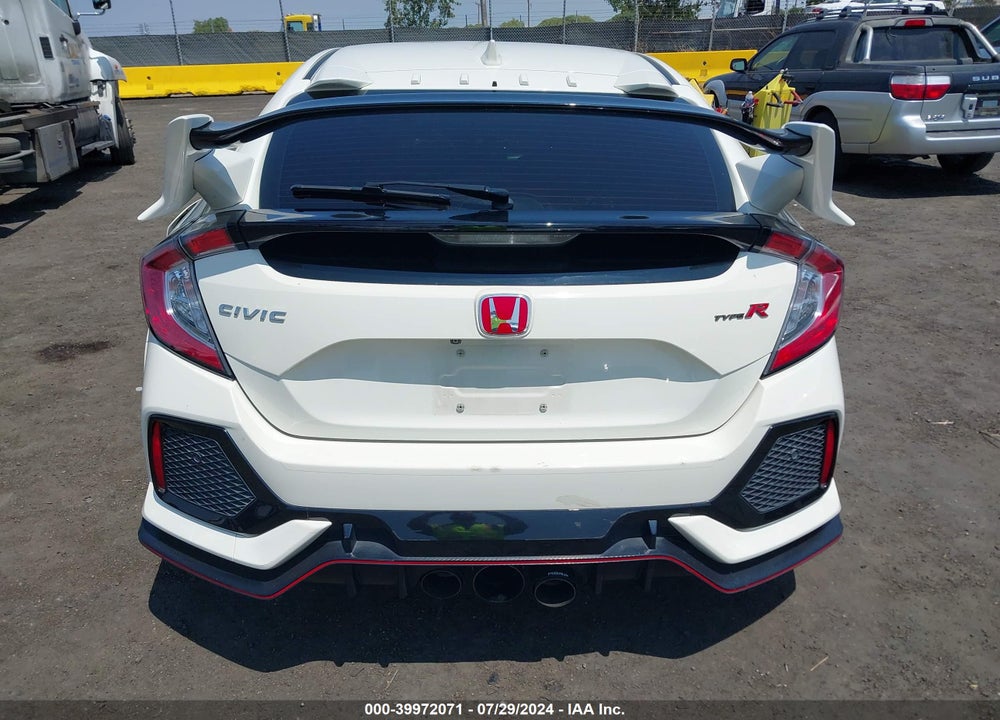 2018 HONDA CIVIC TYPE-R TOURING VIN: SHHFK8G7XJU202139