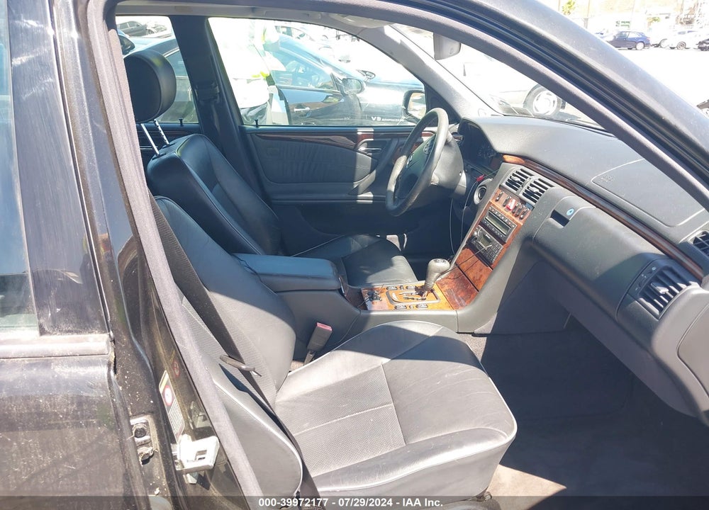 2000 MERCEDES-BENZ E 430 4M VIN: WDBJF83J5YX037794