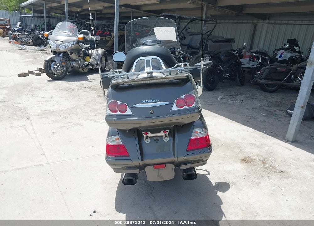 2010 HONDA GL1800 VIN: 1HFSC47H2AA907045
