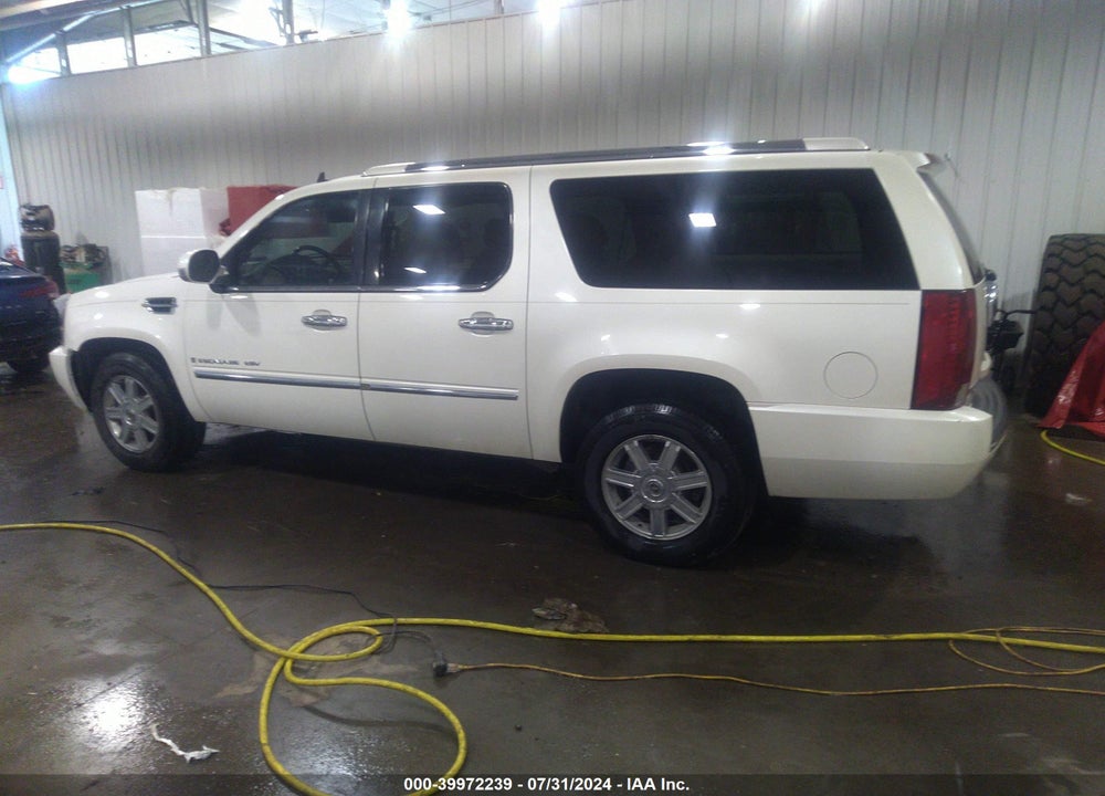 2007 CADILLAC ESCALADE ESV STANDARD VIN: 1GYFK66817R243269