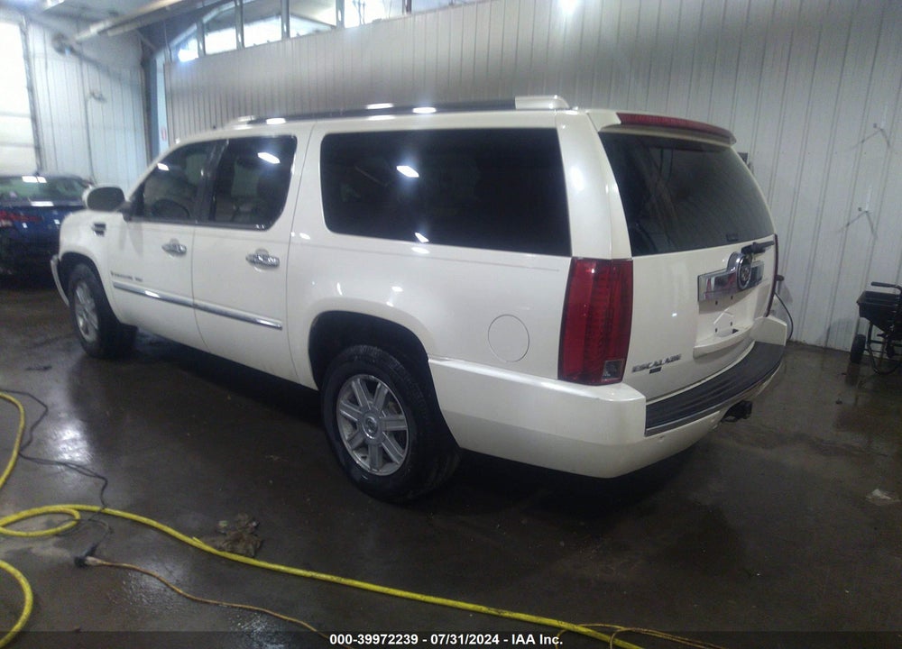 2007 CADILLAC ESCALADE ESV STANDARD VIN: 1GYFK66817R243269