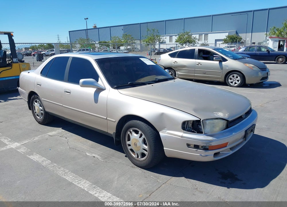 1994 TOYOTA CAMRY XLE VIN: JT2GK13EXR0050996