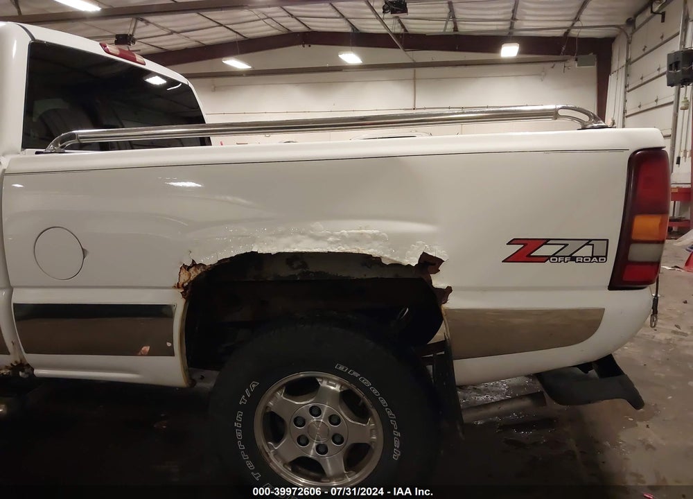 2000 CHEVROLET SILVERADO 1500 LT VIN: 1GCEK19T2YE397809