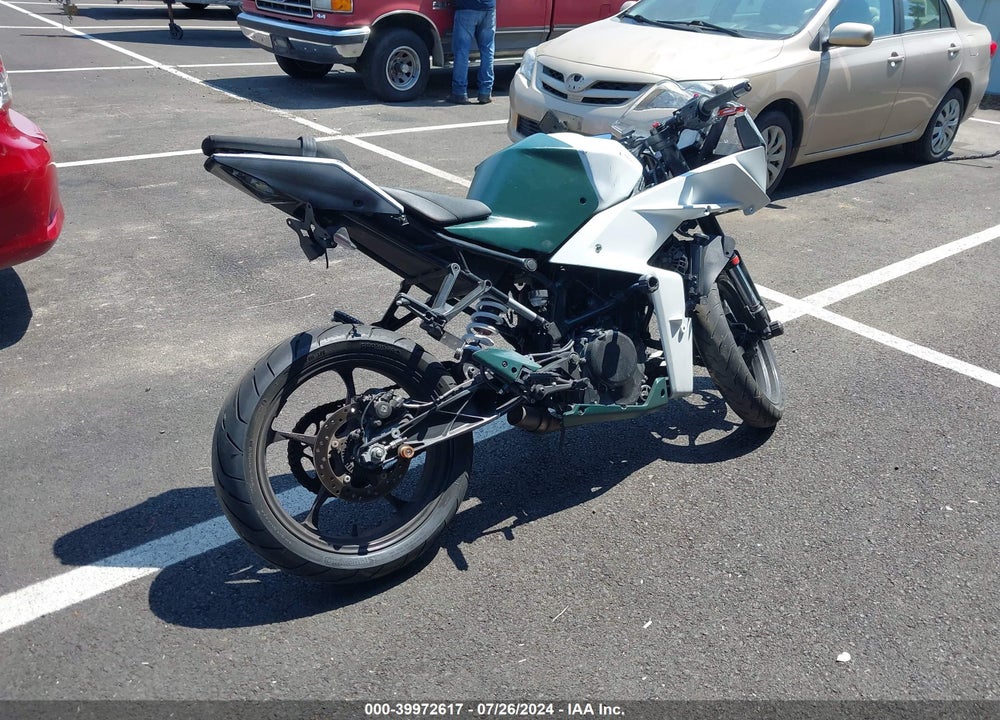 2022 KTM 390 RC VIN: MD2JYJ400NC214824