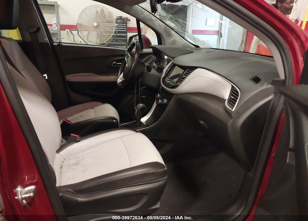 2019 CHEVROLET TRAX LT VIN: 3GNCJPSB8KL393308